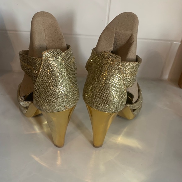 Michael Kors sparkly Size 8 GOLD GLITTER zippered Berkley Strap Sandals - Picture 5 of 7